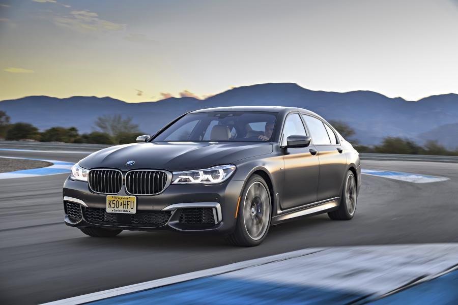  BMW M760i xDrive 2017 года  (NA) (фото 132 из 154)